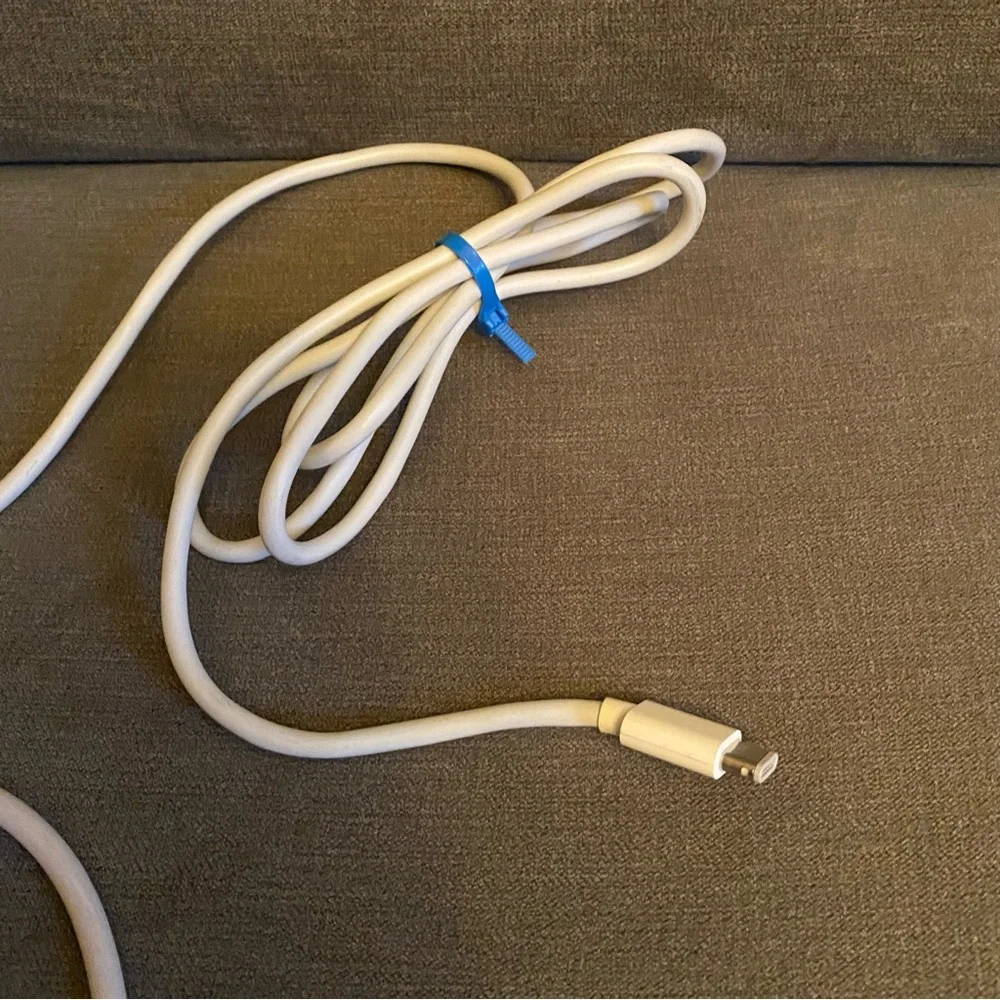Original APPLE Mac Mini 110W 18.5V 6A AC Adapter Power Supply A1188